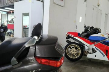 20230413 TRAXX - Piaggio X Evo - 01, Honda VFR750 RC30 - 08