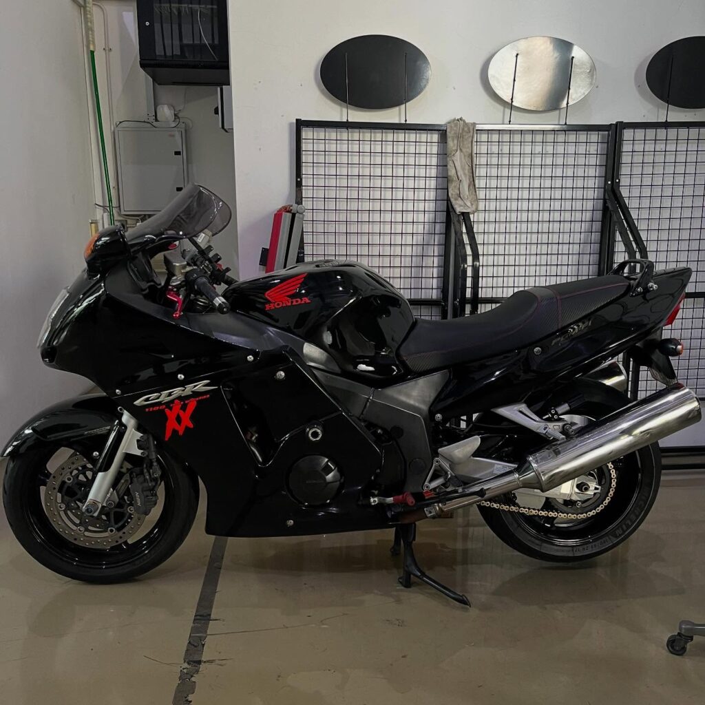 20250402 TRAXX - Honda CBR1100 - 01